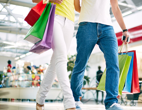 Couple doing Shopping at the mall Homepage