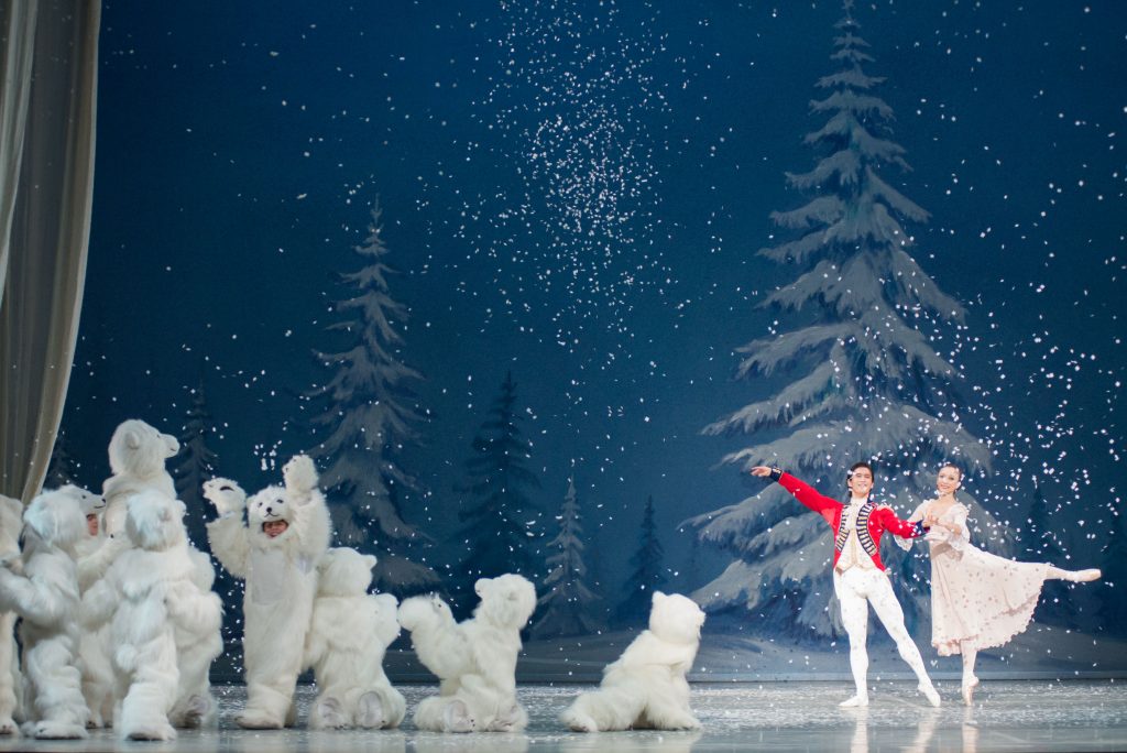 Watch a performance by the Royal Winnipeg Ballet