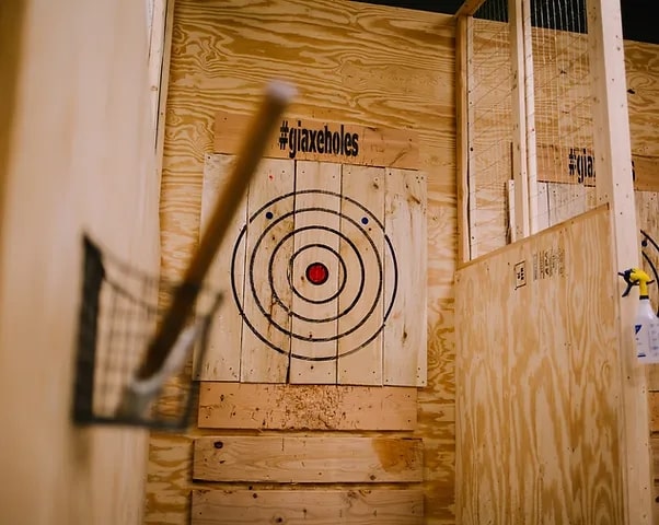Axehole Indoor Axe Throwing