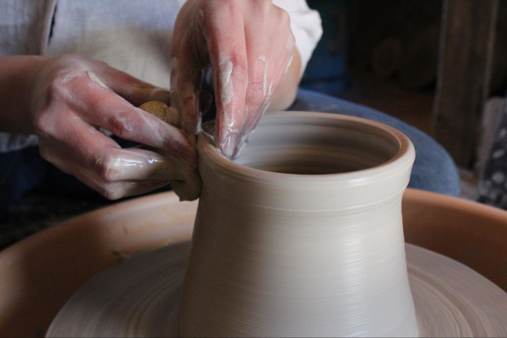 Make pottery