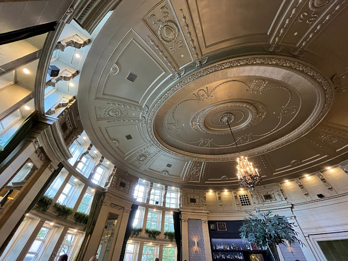 Oval Room Brasserie