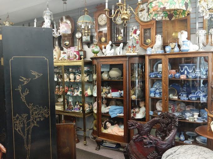 Selim's Antiques