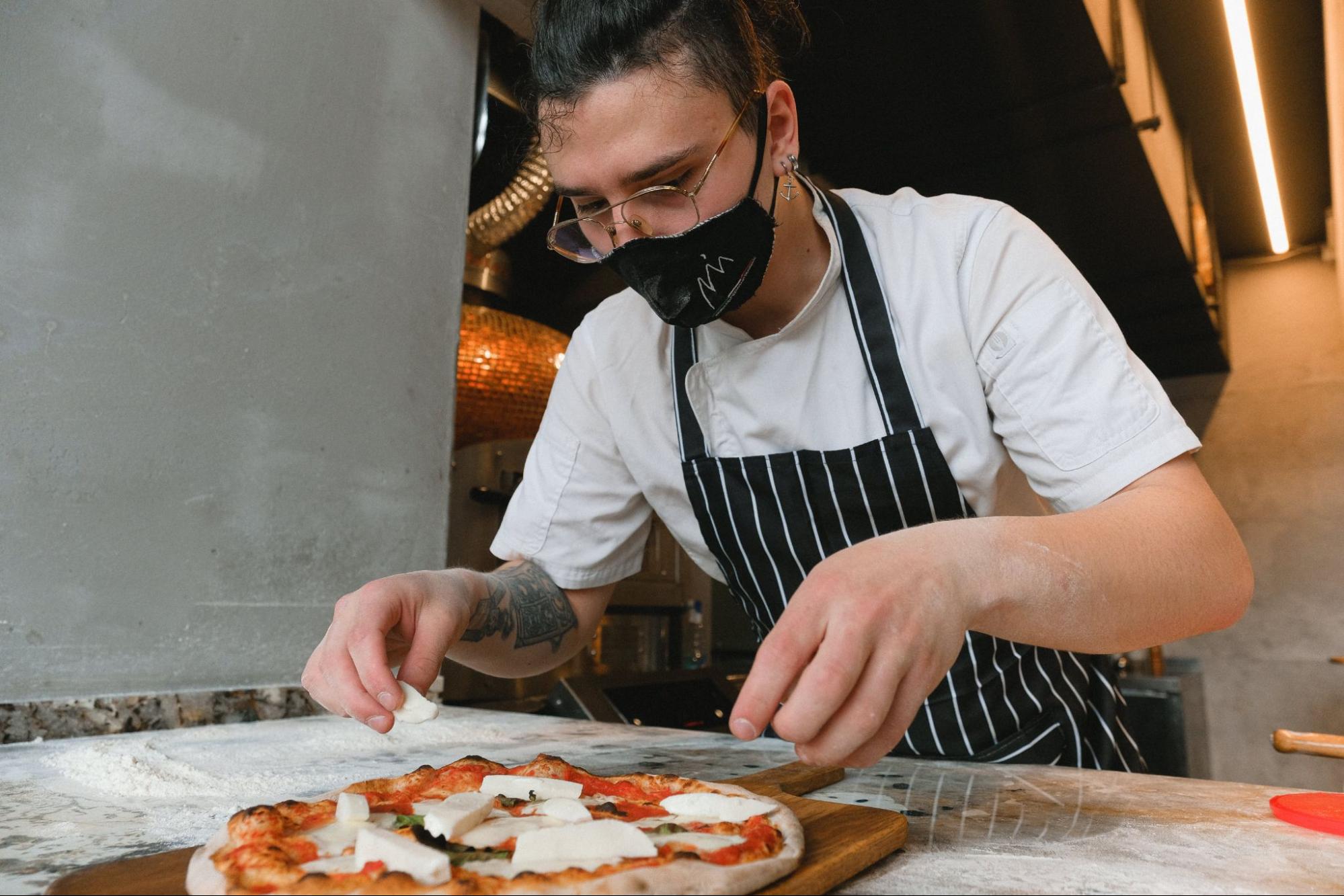 10 Winnipeg Pizza Places Filled with Pizzazz
